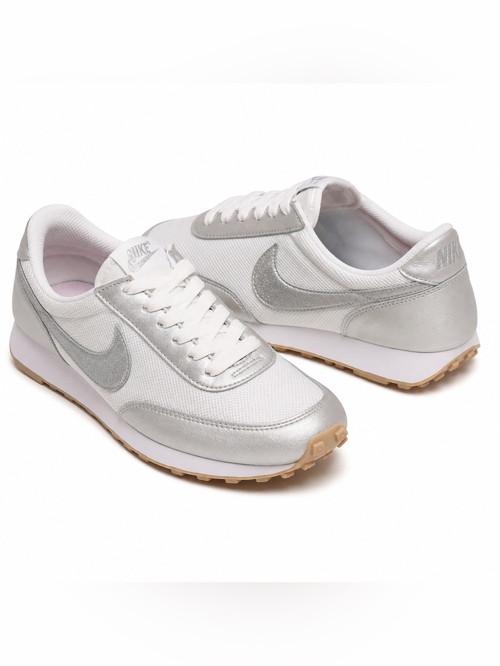 Nike Daybreak Women's Metallic Silver and White  Runner Sneakers Size 6